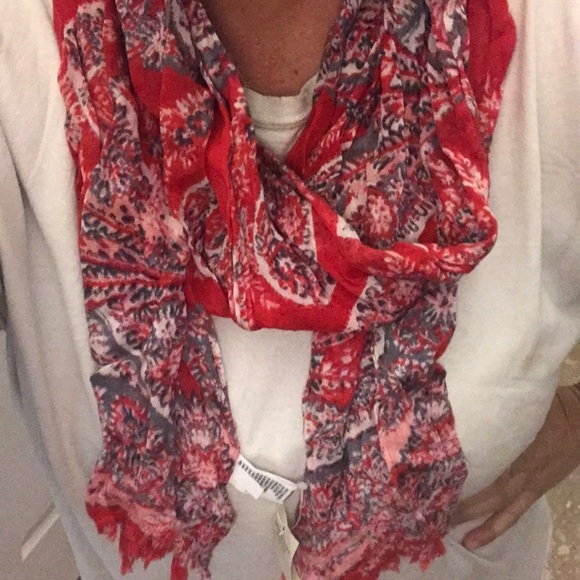 American eagle outfitters paisley scarf NWTS